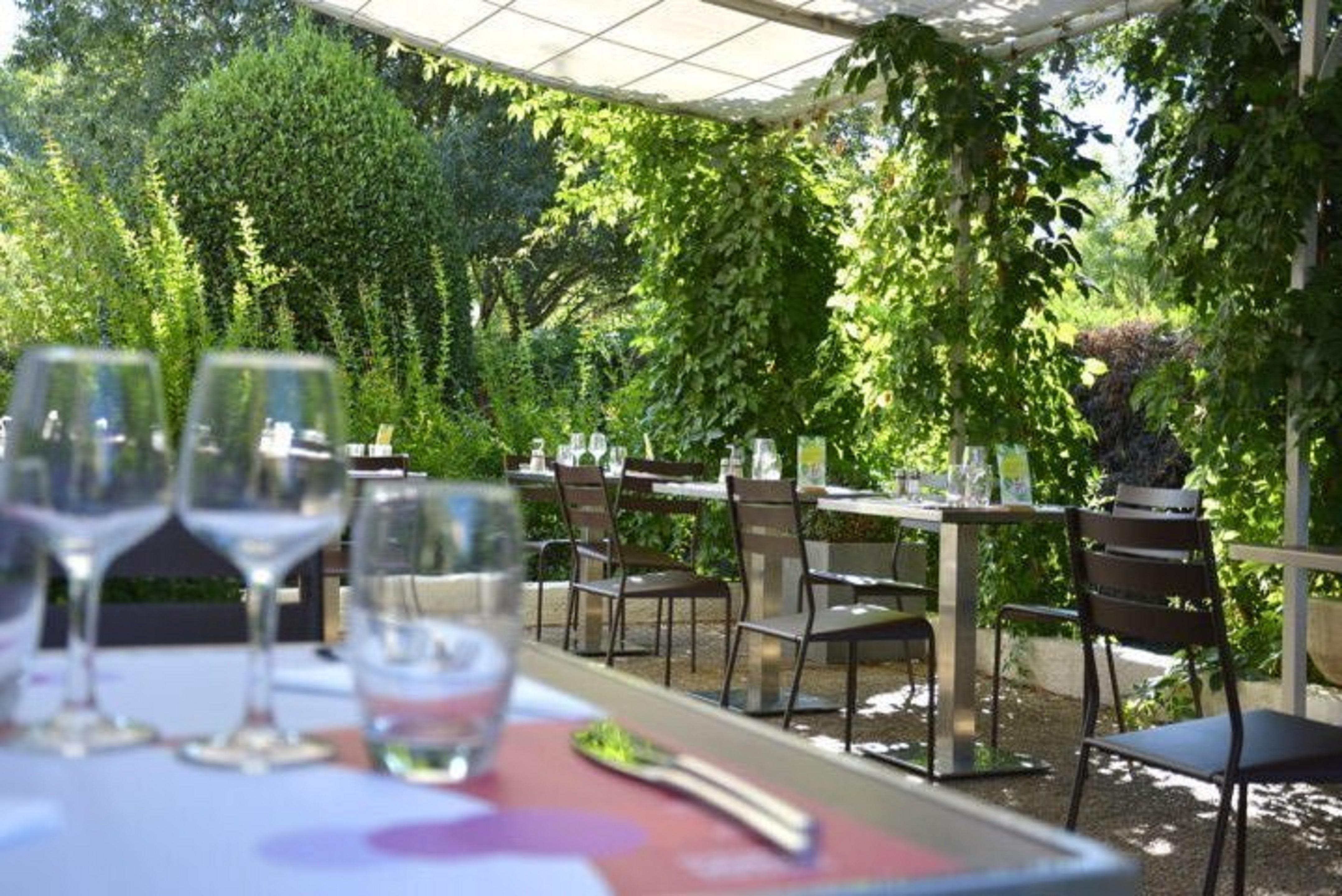 Campanile Aix-En-Provence Sud - Pont De L'Arc Hotel Екстериор снимка