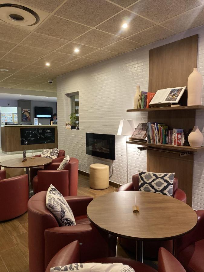 Campanile Aix-En-Provence Sud - Pont De L'Arc Hotel Екстериор снимка