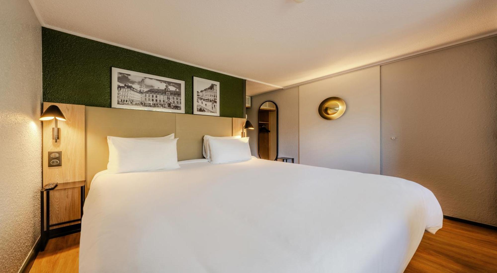Campanile Aix-En-Provence Sud - Pont De L'Arc Hotel Екстериор снимка