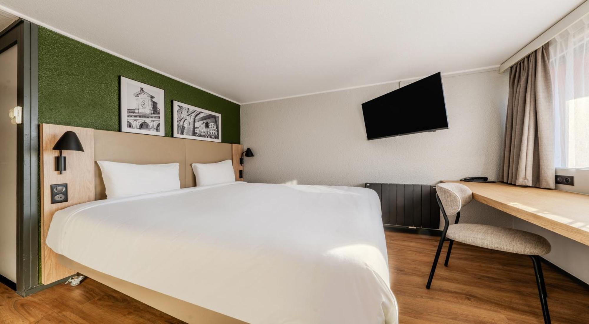 Campanile Aix-En-Provence Sud - Pont De L'Arc Hotel Екстериор снимка