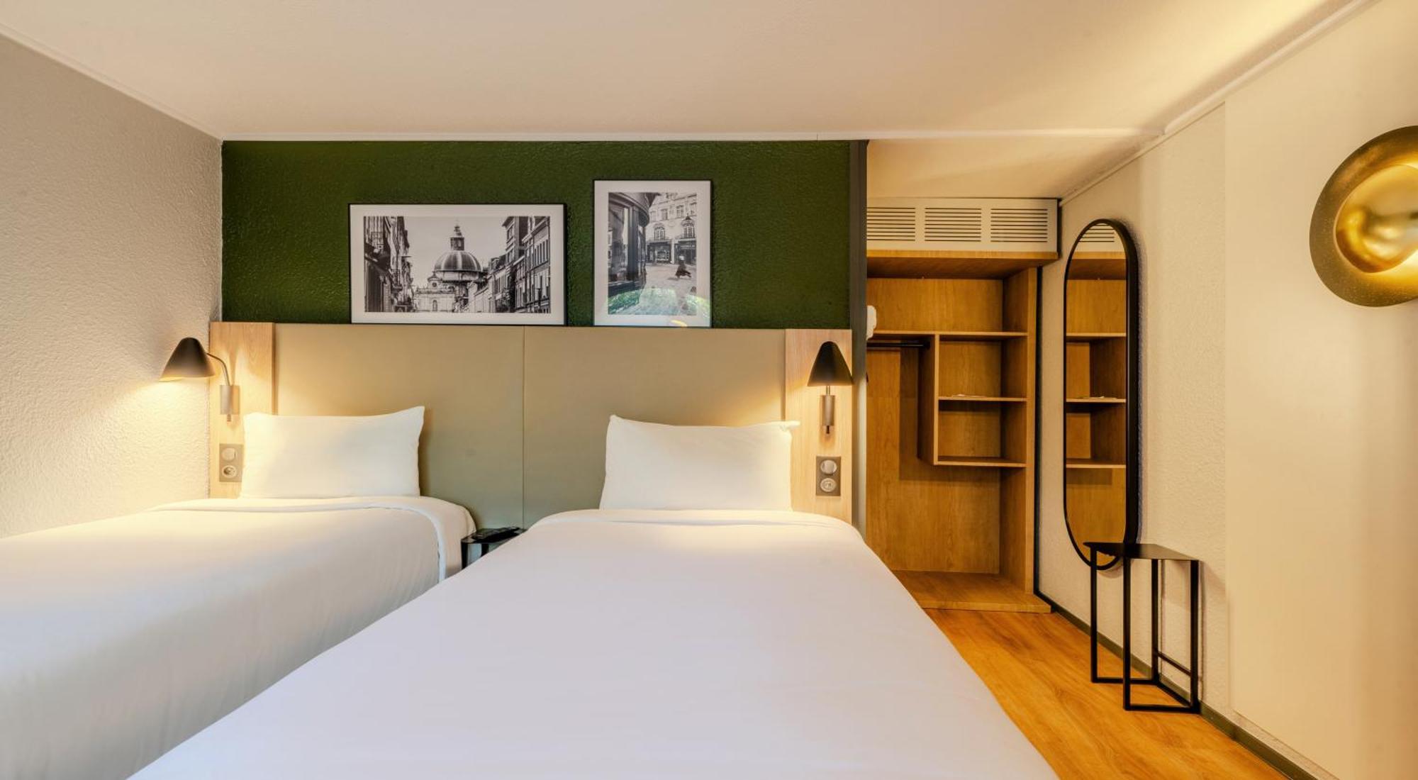 Campanile Aix-En-Provence Sud - Pont De L'Arc Hotel Екстериор снимка