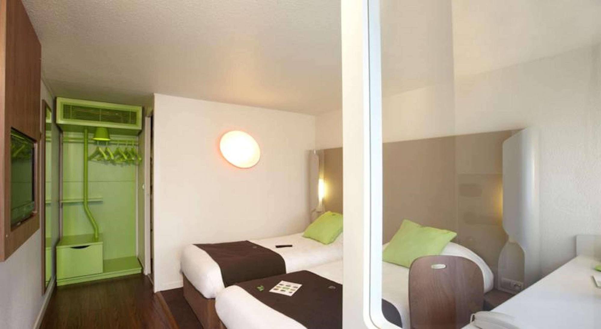 Campanile Aix-En-Provence Sud - Pont De L'Arc Hotel Екстериор снимка