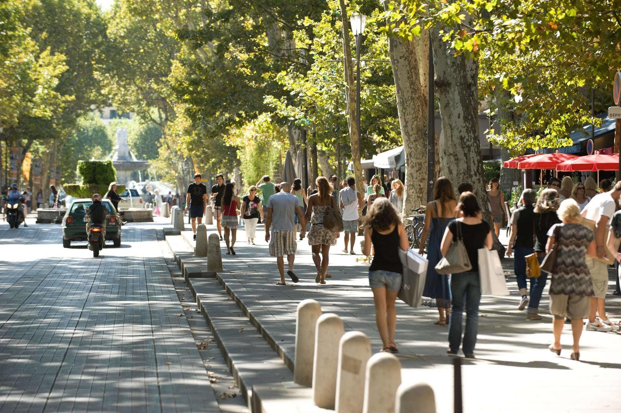 Campanile Aix-En-Provence Sud - Pont De L'Arc Hotel Екстериор снимка